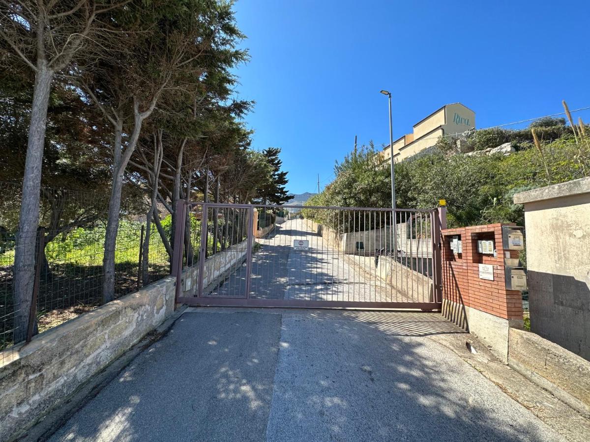 Villa Fiorenza - 100 Mt Dal Mare 卡斯泰拉马莱 外观 照片