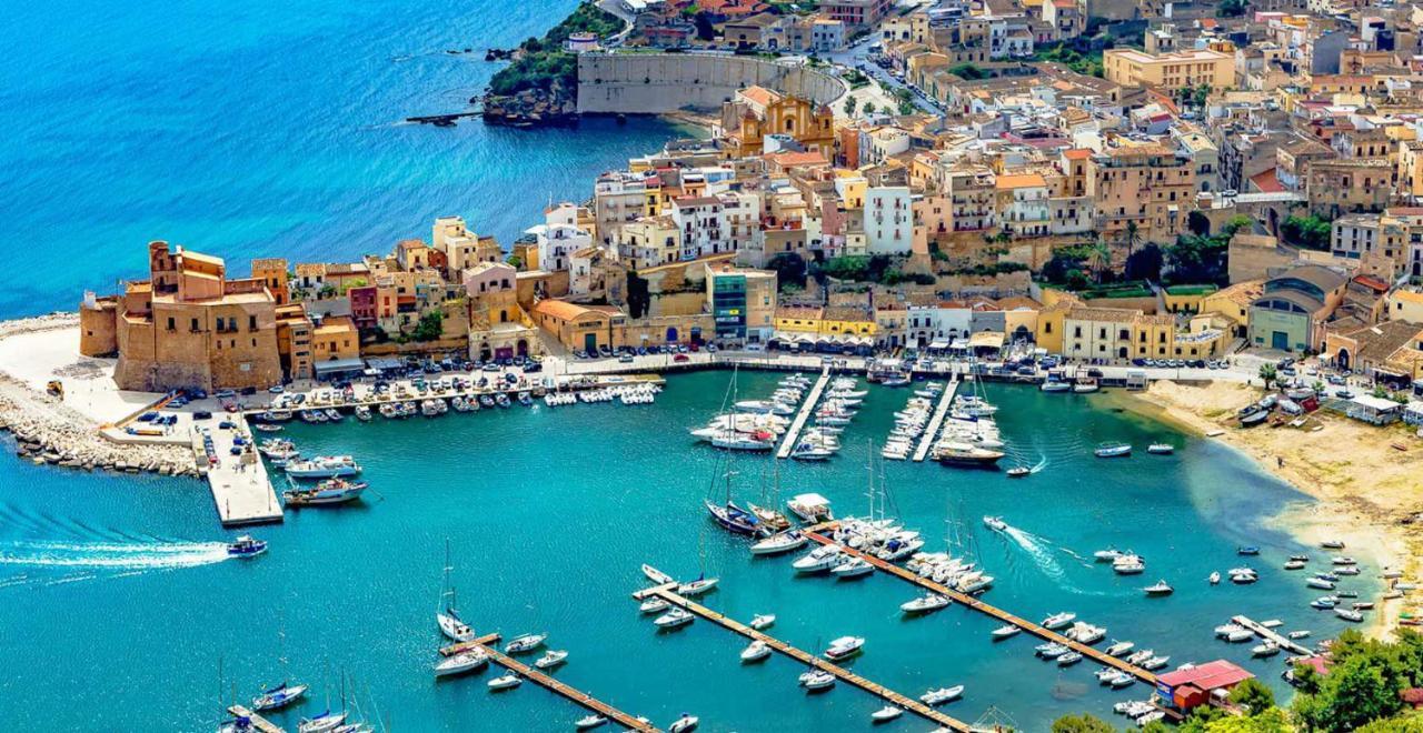 Villa Fiorenza - 100 Mt Dal Mare 卡斯泰拉马莱 外观 照片